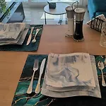 Absolute Suites, Sky View Smart * Larissa