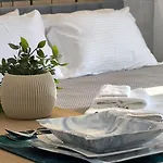Absolute Suites, Sky View Smart *