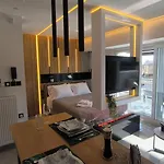 Διαμέρισμα Absolute Suites, Sky View Smart *