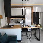 Absolute Suites, Sky View Smart * Larissa