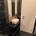 Absolute Suites, Sky View Smart Appartement *