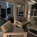 Absolute Suites, Sky View Smart