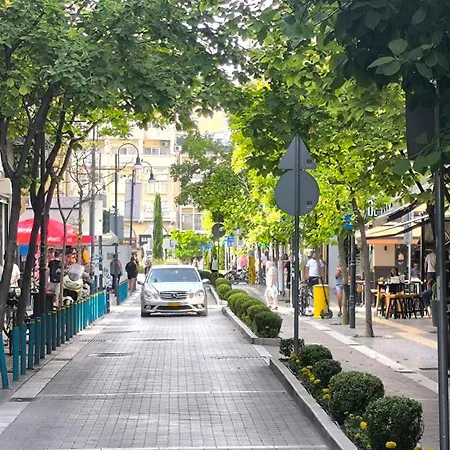 Absolute Suites, Sky View Smart لاريسا