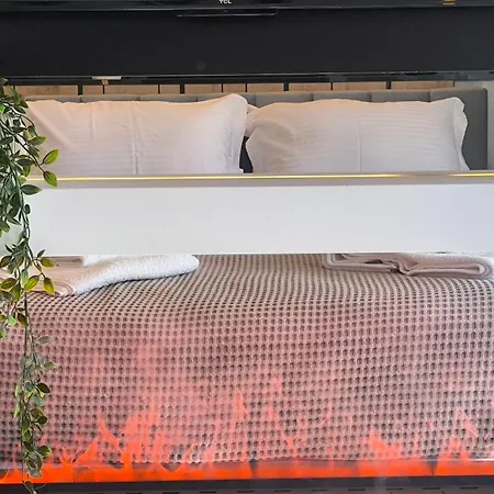 Absolute Suites, Sky View Smart