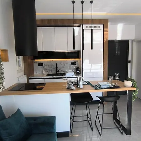 Absolute Suites, Sky View Smart * لاريسا