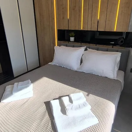 Absolute Suites, Sky View Smart * ラリサ