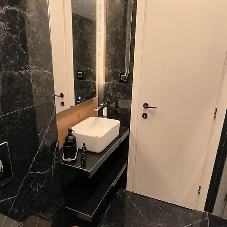 Absolute Suites, Sky View Smart شقة *