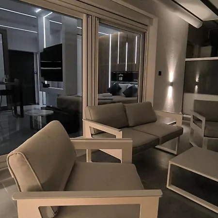 Absolute Suites, Sky View Smart