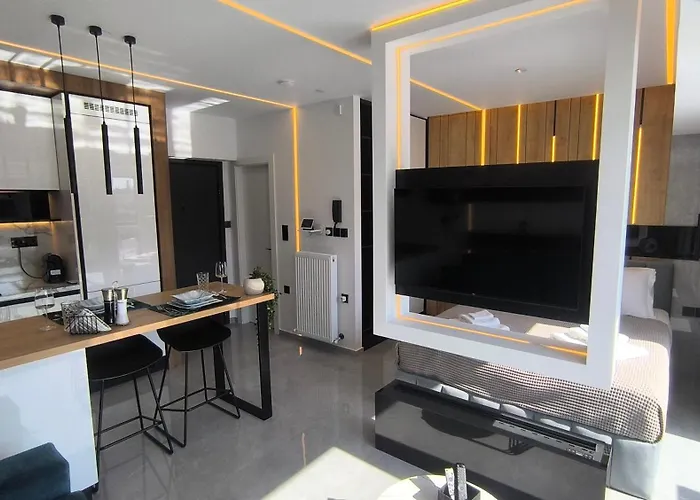 Absolute Suites, Sky View Smart Apartment