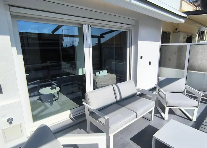 Absolute Suites, Sky View Smart