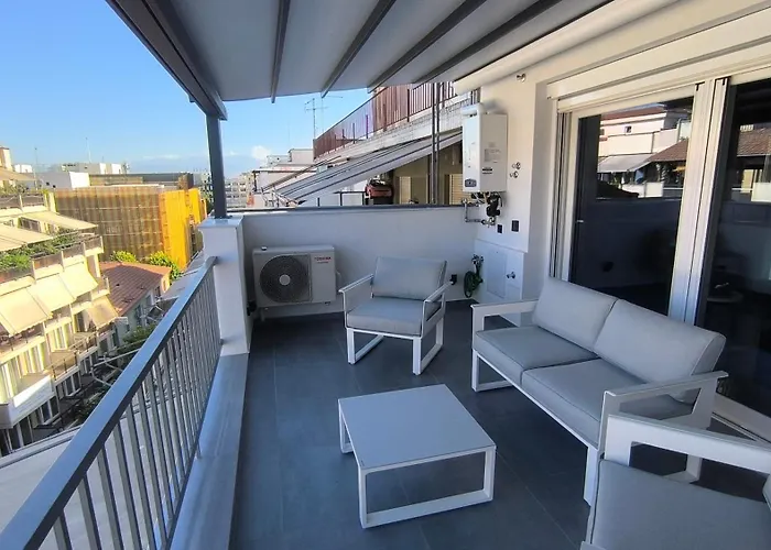 Absolute Suites, Sky View Smart Apartment Larissa