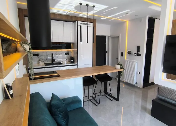 Absolute Suites, Sky View Smart