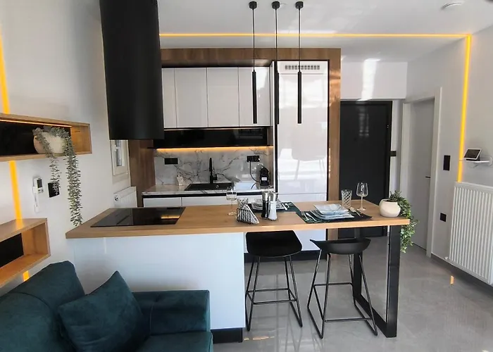 Absolute Suites, Sky View Smart * Larissa