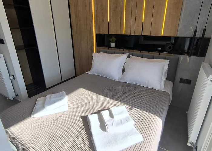 Absolute Suites, Sky View Smart * Larissa