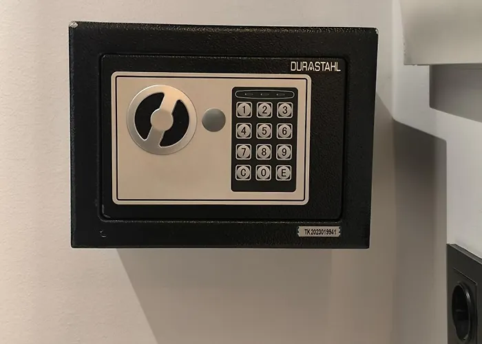 Absolute Suites, Sky View Smart Apartment *